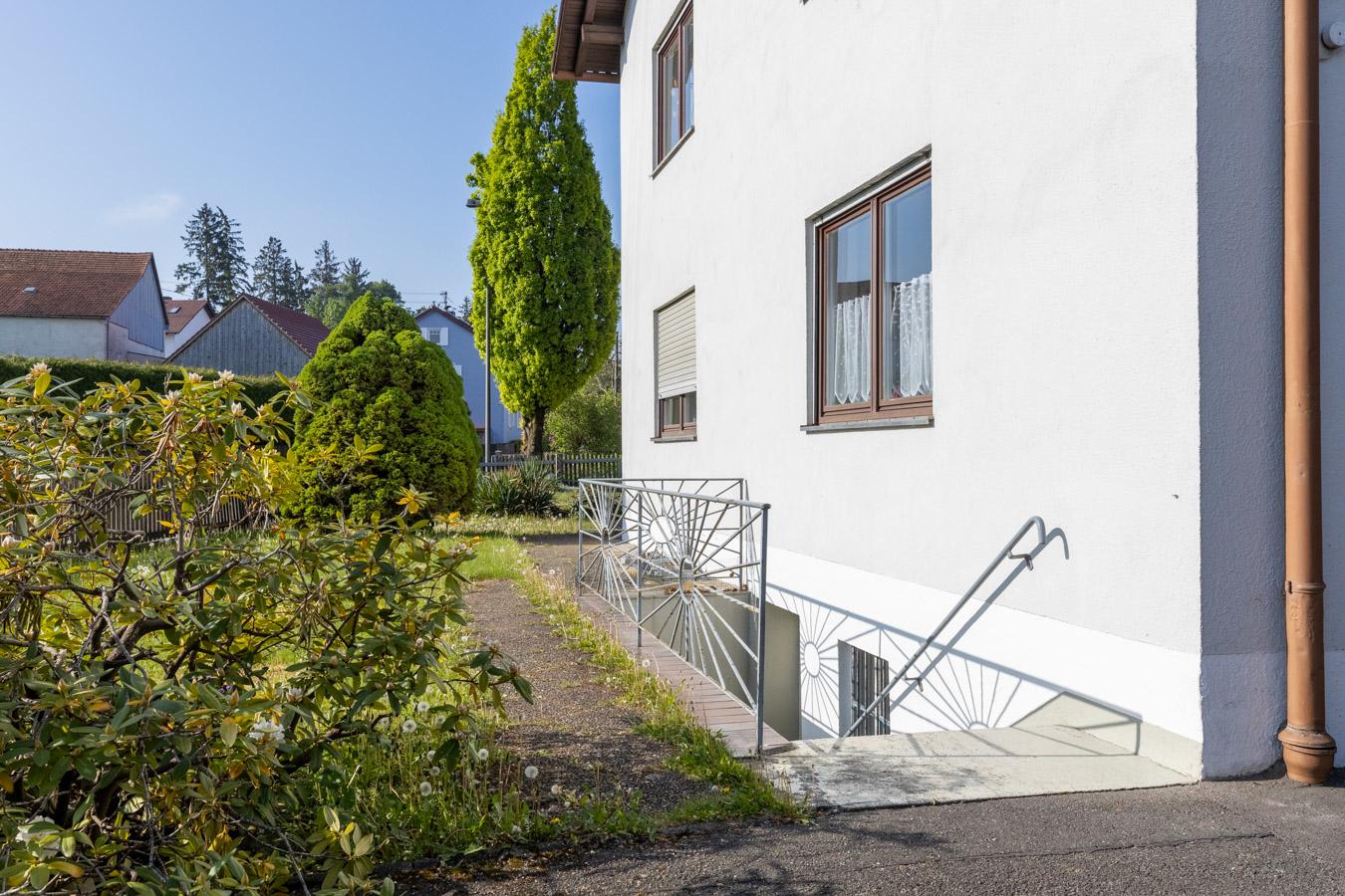 Attraktives 2-Familienhaus mit 177 m² Wohnfläche und großem Garten