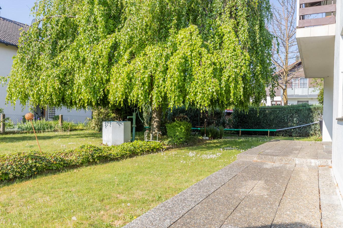 Attraktives 2-Familienhaus mit 177 m² Wohnfläche und großem Garten