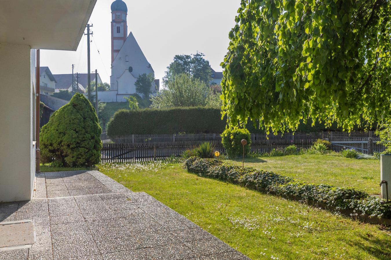 Attraktives 2-Familienhaus mit 177 m² Wohnfläche und großem Garten
