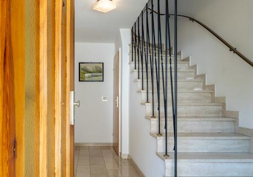 Attraktives 2-Familienhaus mit 177 m² Wohnfläche und großem Garten