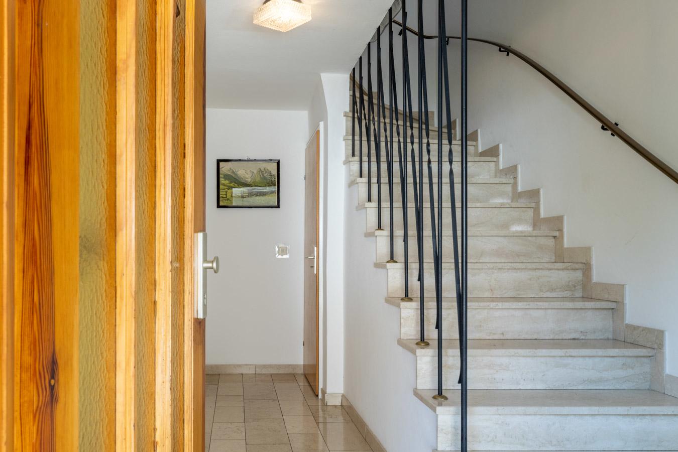 Attraktives 2-Familienhaus mit 177 m² Wohnfläche und großem Garten