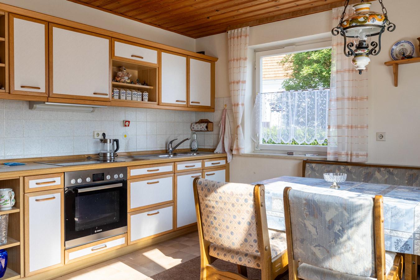 Attraktives 2-Familienhaus mit 177 m² Wohnfläche und großem Garten
