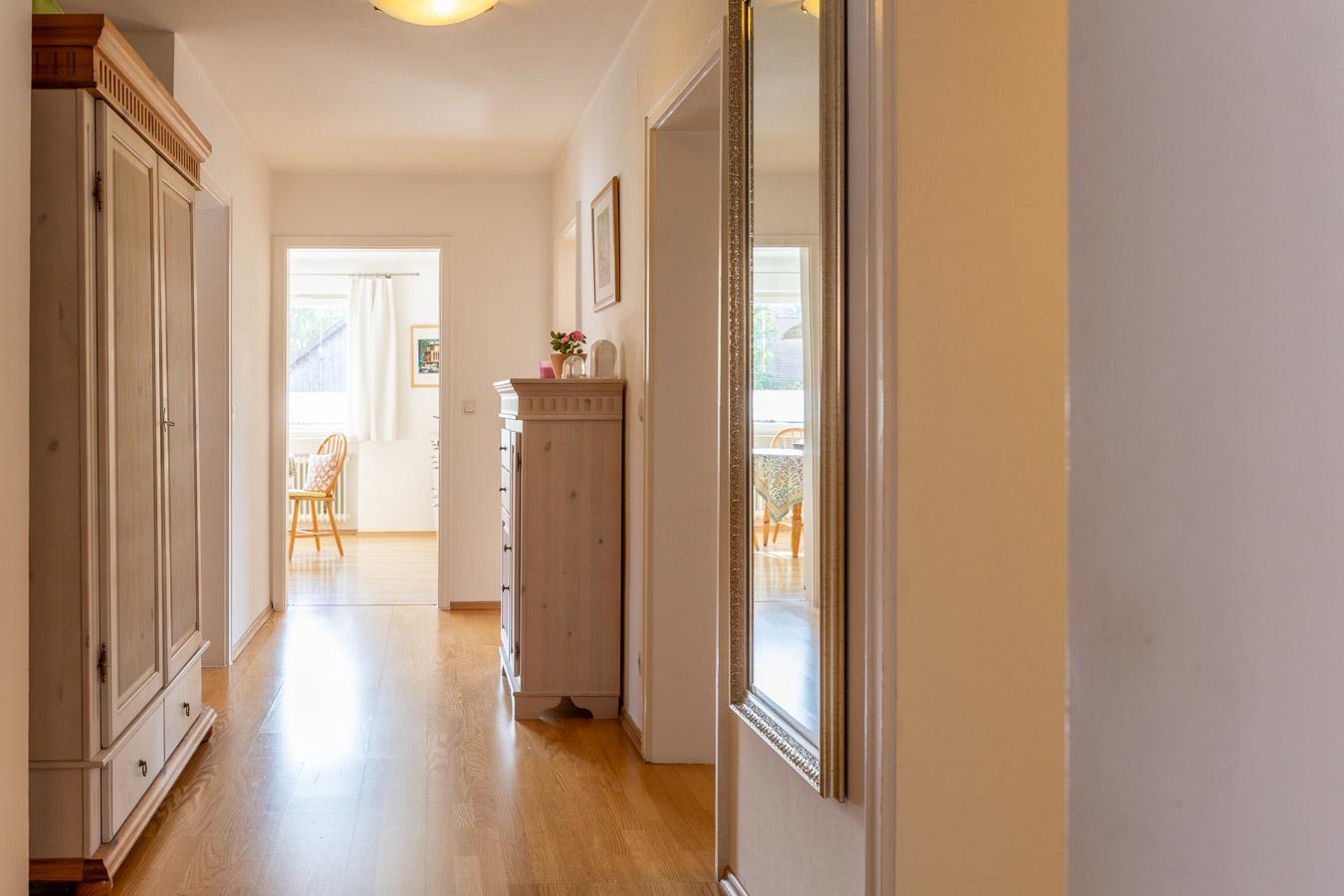 Attraktives 2-Familienhaus mit 177 m² Wohnfläche und großem Garten
