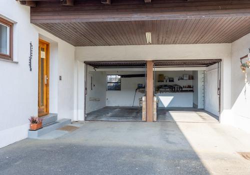 Attraktives 2-Familienhaus mit 177 m² Wohnfläche und großem Garten