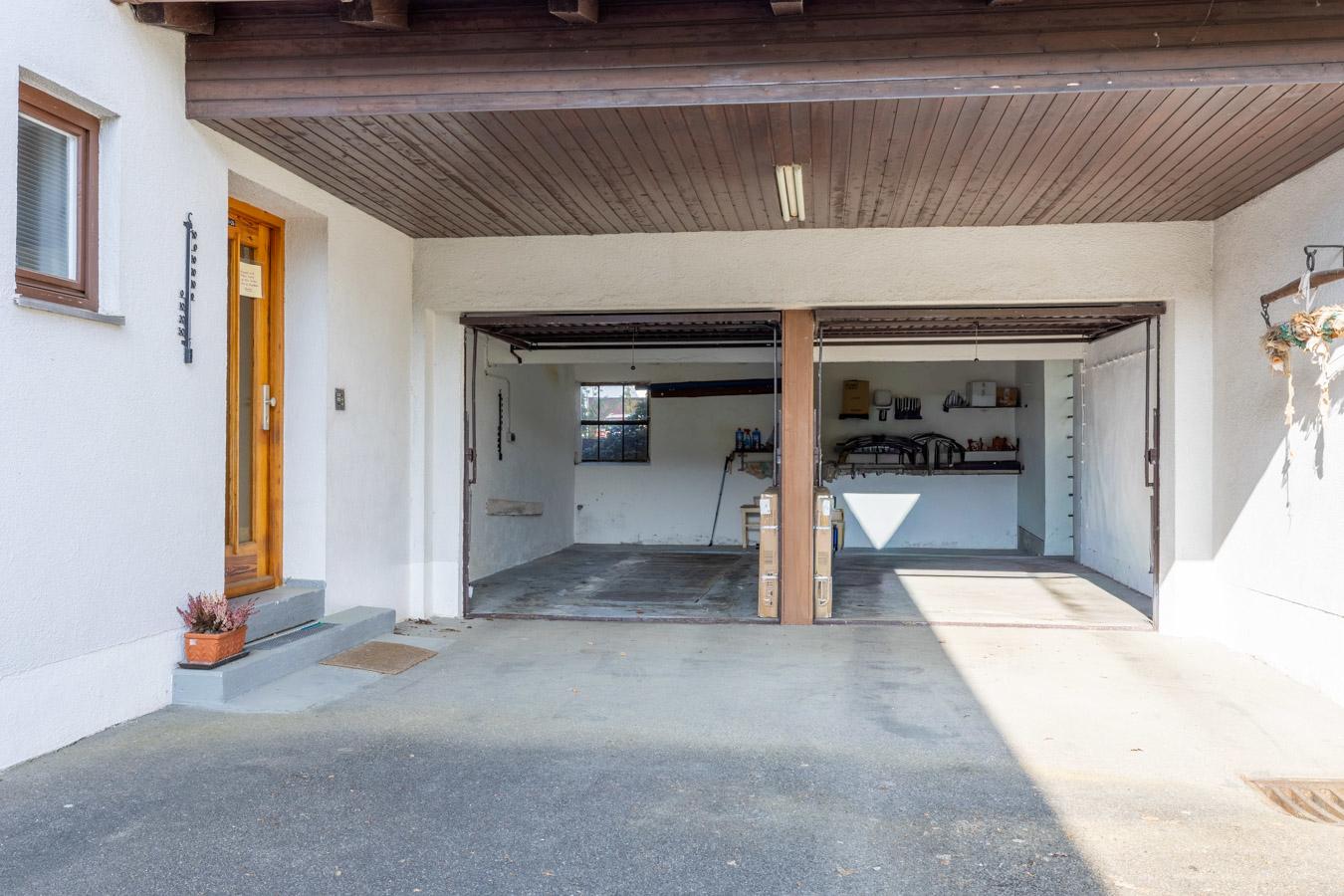 Attraktives 2-Familienhaus mit 177 m² Wohnfläche und großem Garten