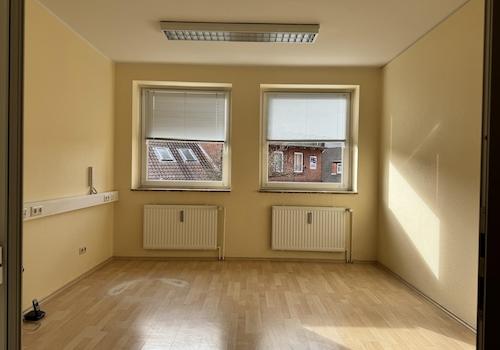 Büro 1 mit Glasfront
