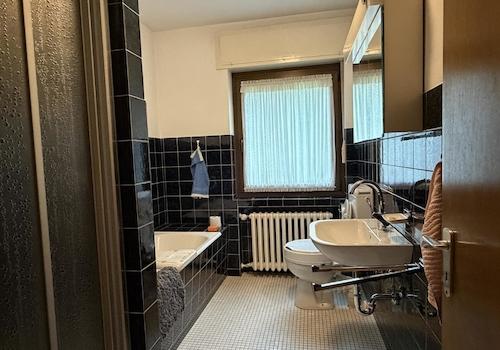 Badezimmer EG