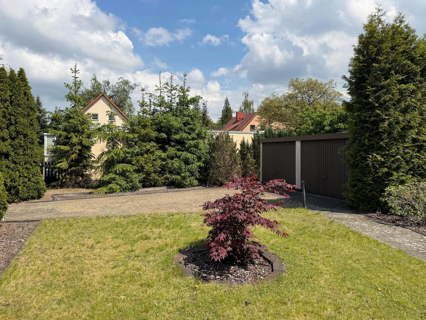 Garten und Garage