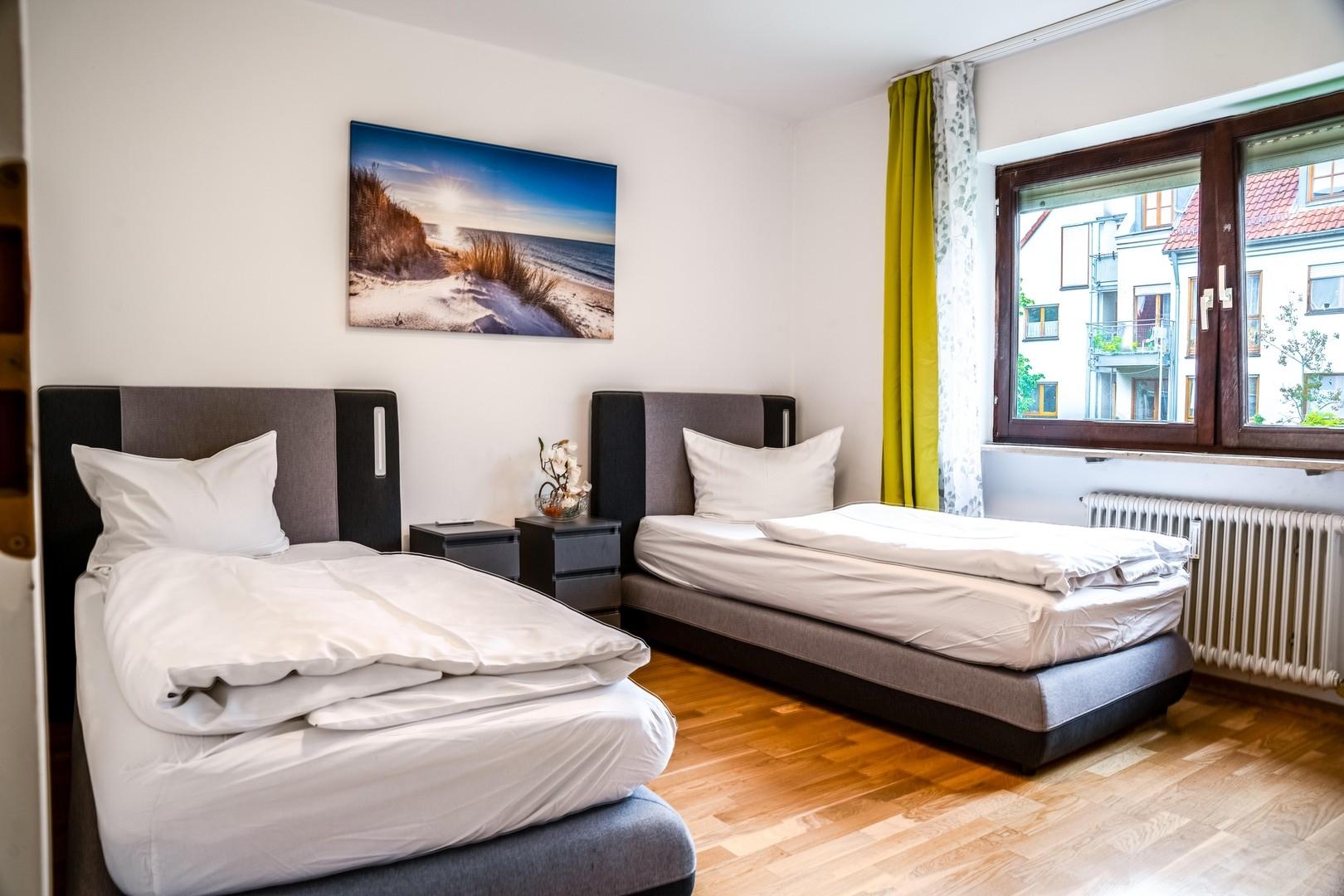 Schlafzimmer 1