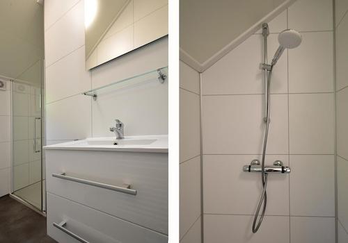 kaufen-freistehendes-ferienhaus-olburgen-badezimmer-waschtisch-und-duscharmatur-recreatieadviseurs-vakantiehuistekoop-nl.jpg