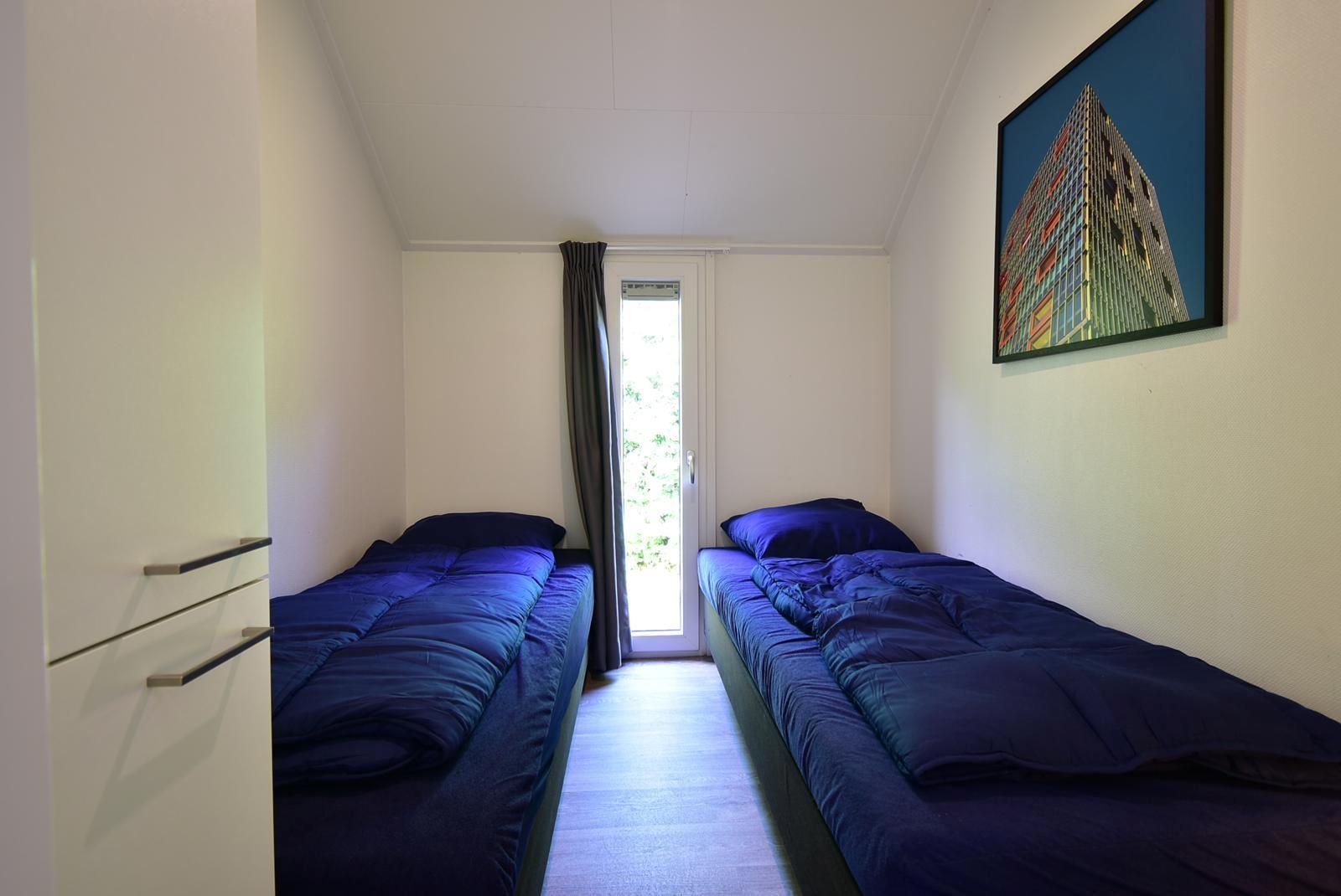kaufen-freistehendes-ferienhaus-olburgen-zweites-schlafzimmer-mit-zwei-einzelbetten-recreatieadviseurs-vakantiehuistekoop-nl.jpg