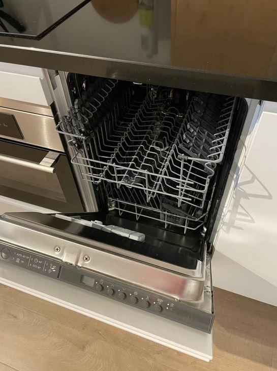 IMG_029jndd3d445t5f4t