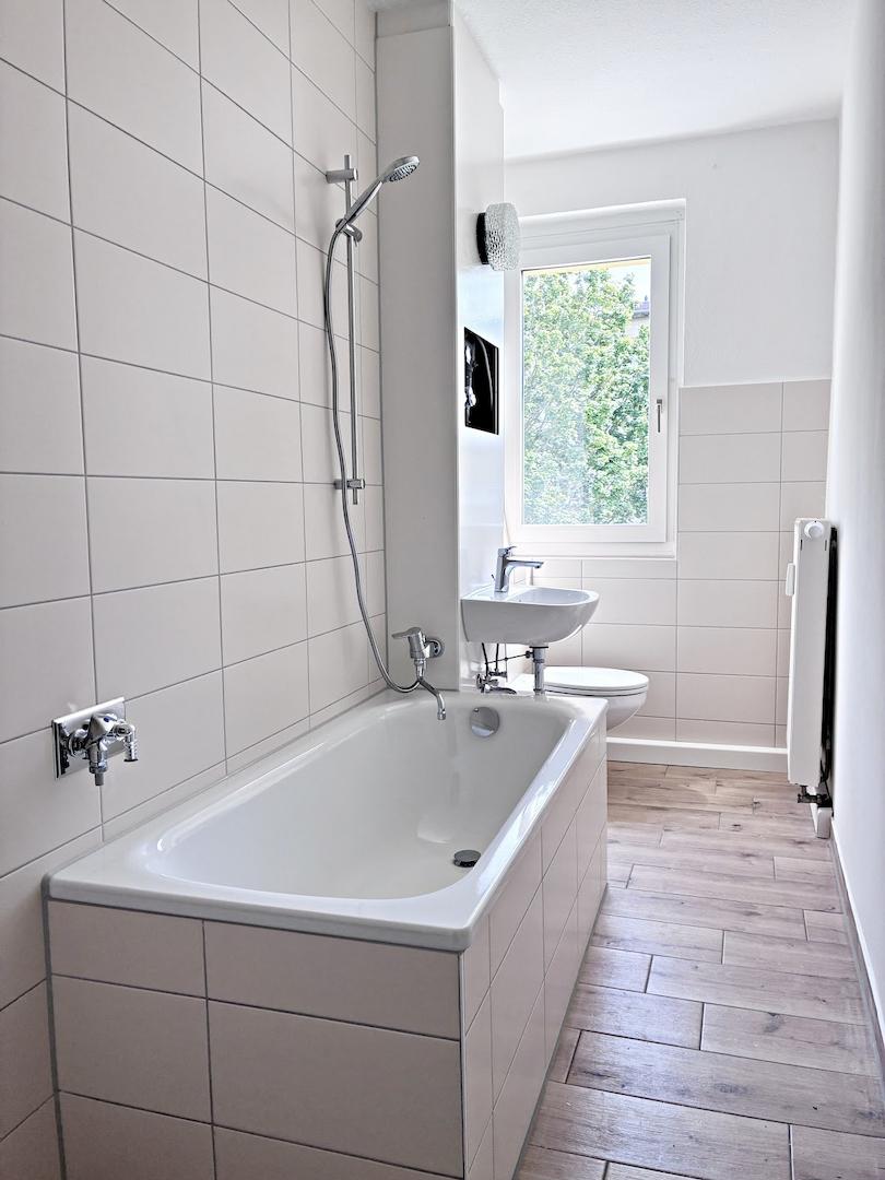 Bad mit Wanne