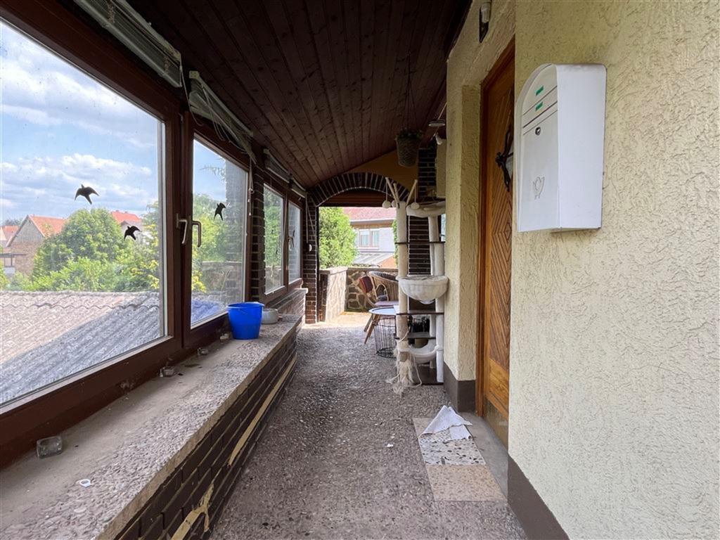 Eingang + Terrasse ELW