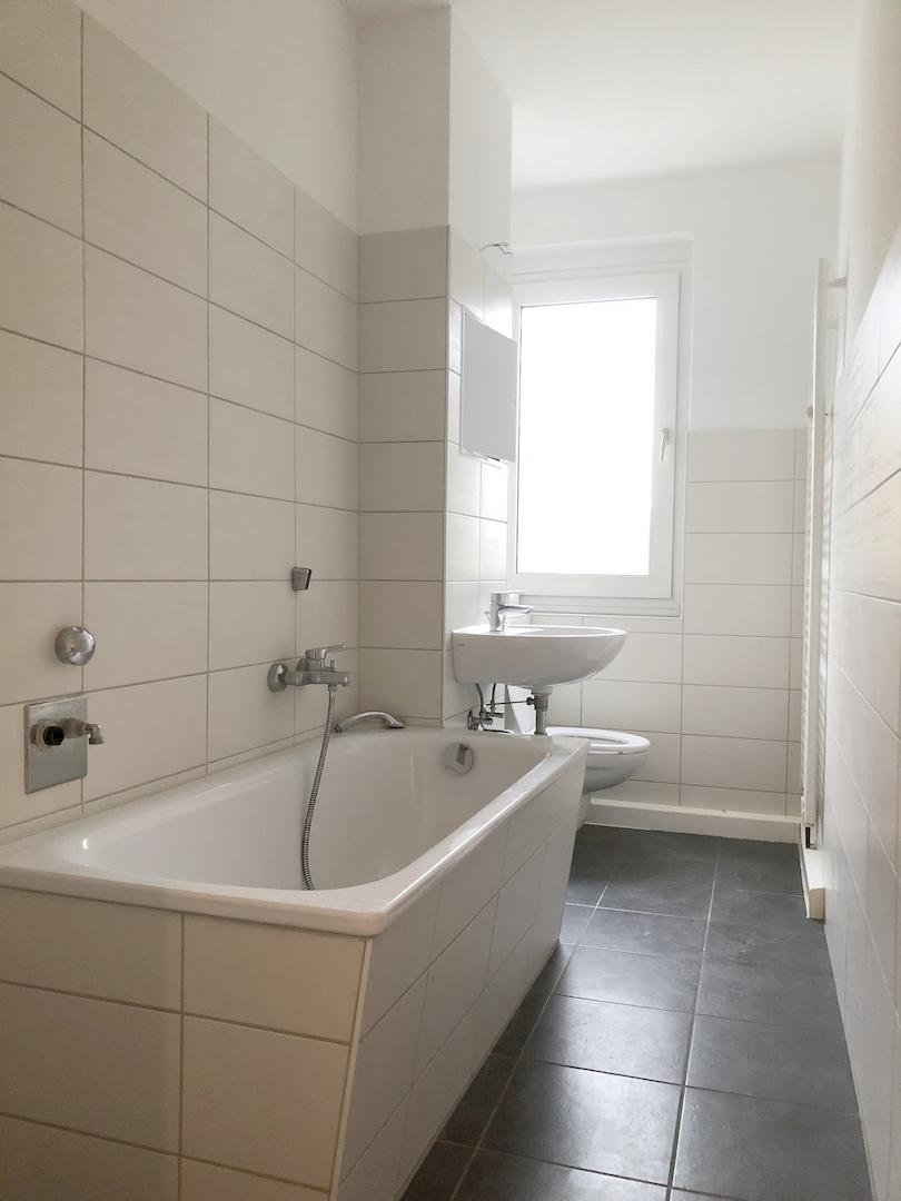 Bad mit Wanne