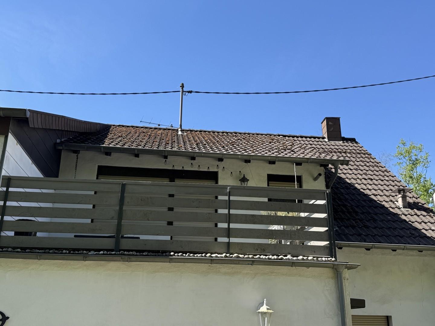 Rückseite mit Dachterrasse