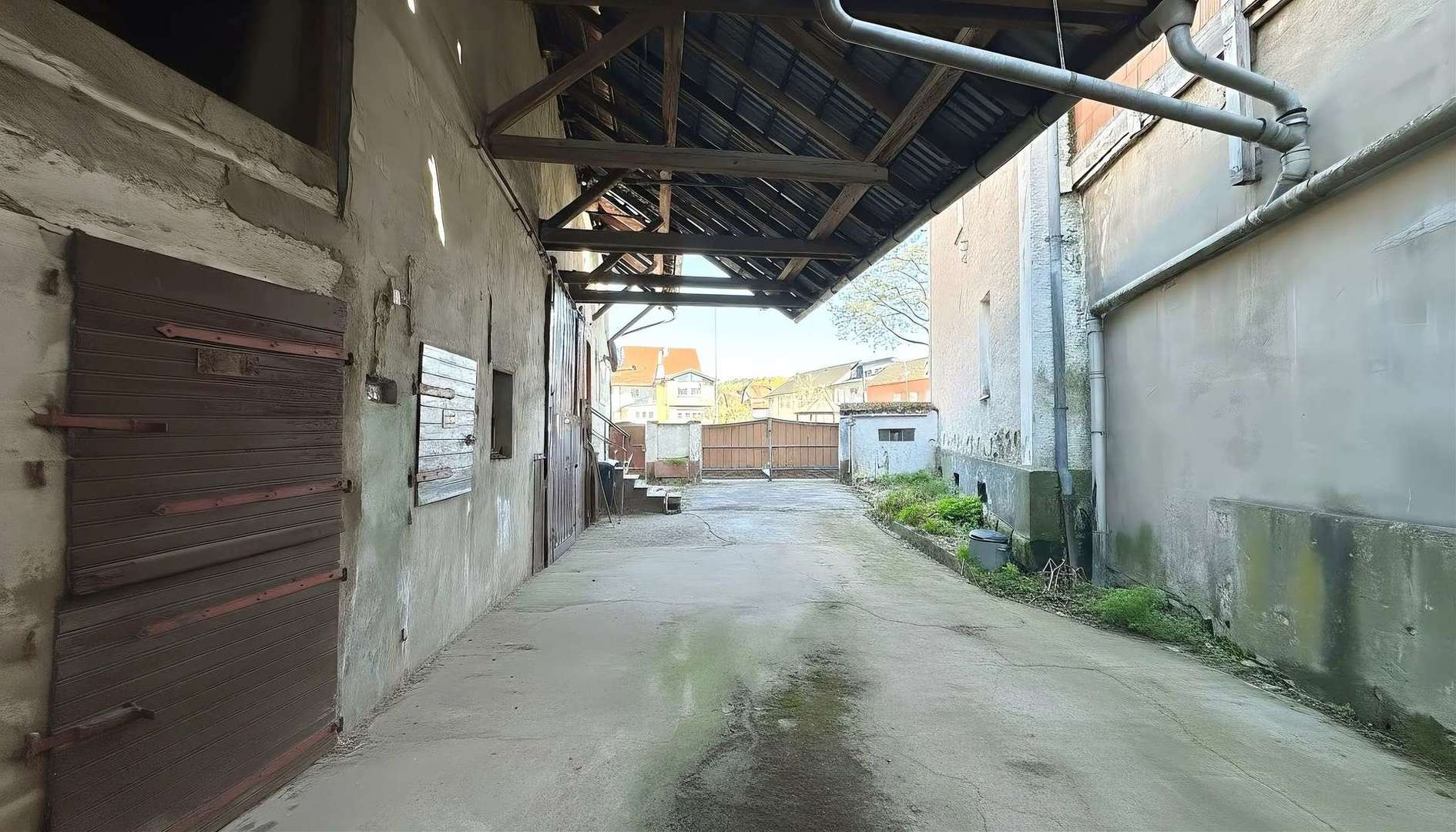 Hof Einfahrt (1)