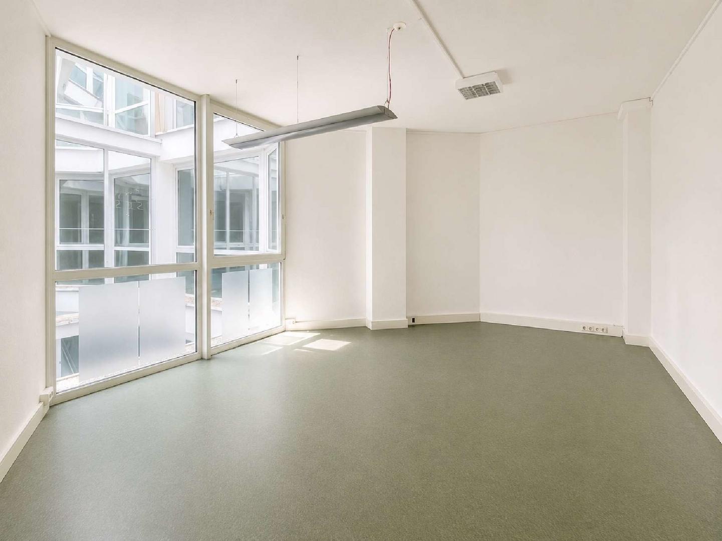 Büro 1 (mit Beispielboden)
