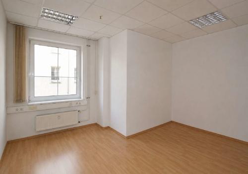 Büro (mit Referenzboden)