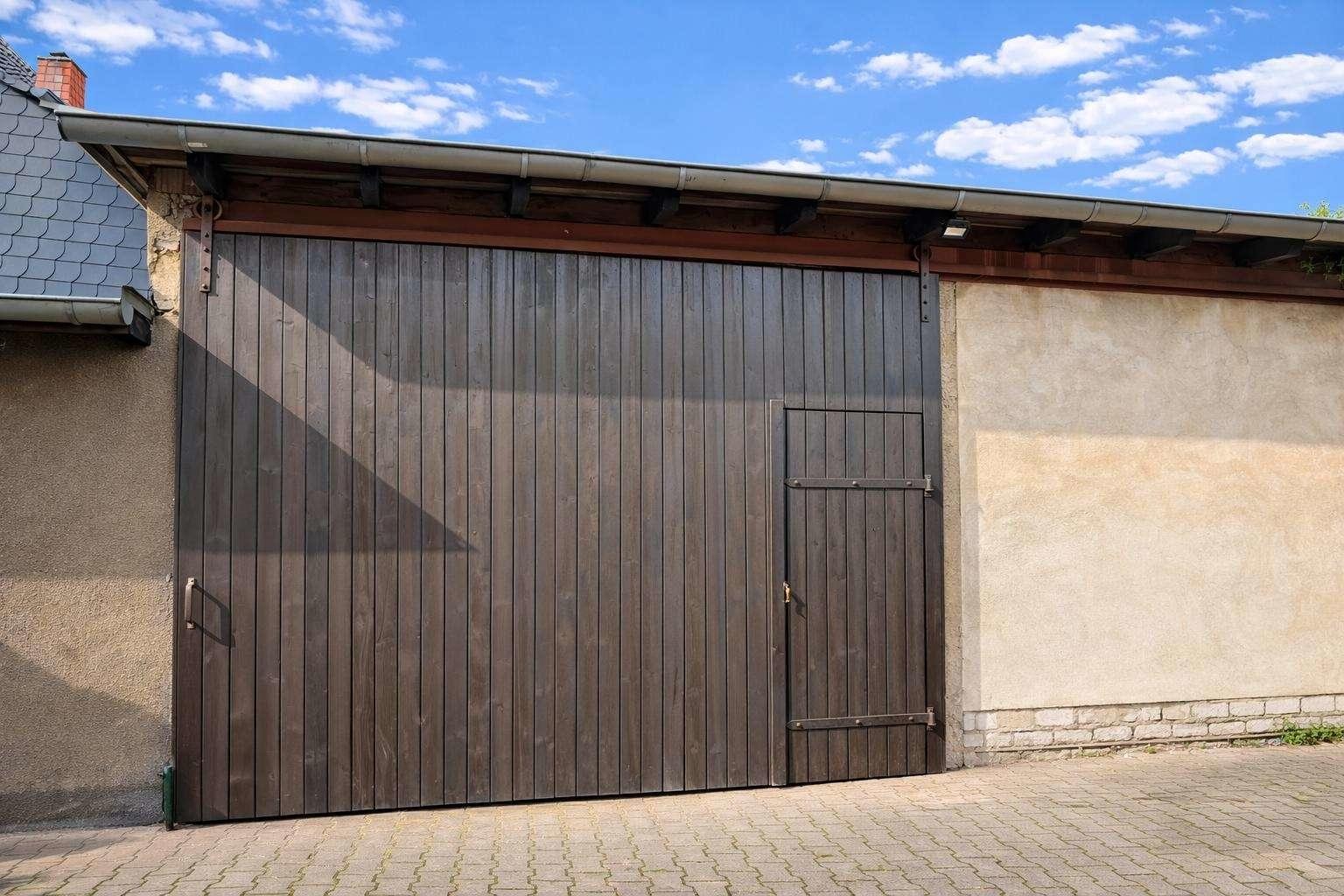 Große Garage