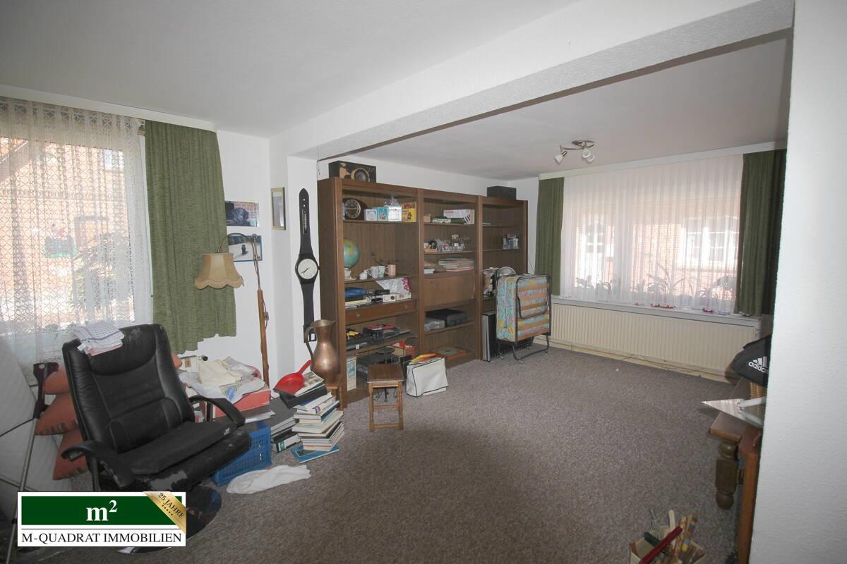 Ehemaliger Einliegerwohnung mit TV- u. Essbereich