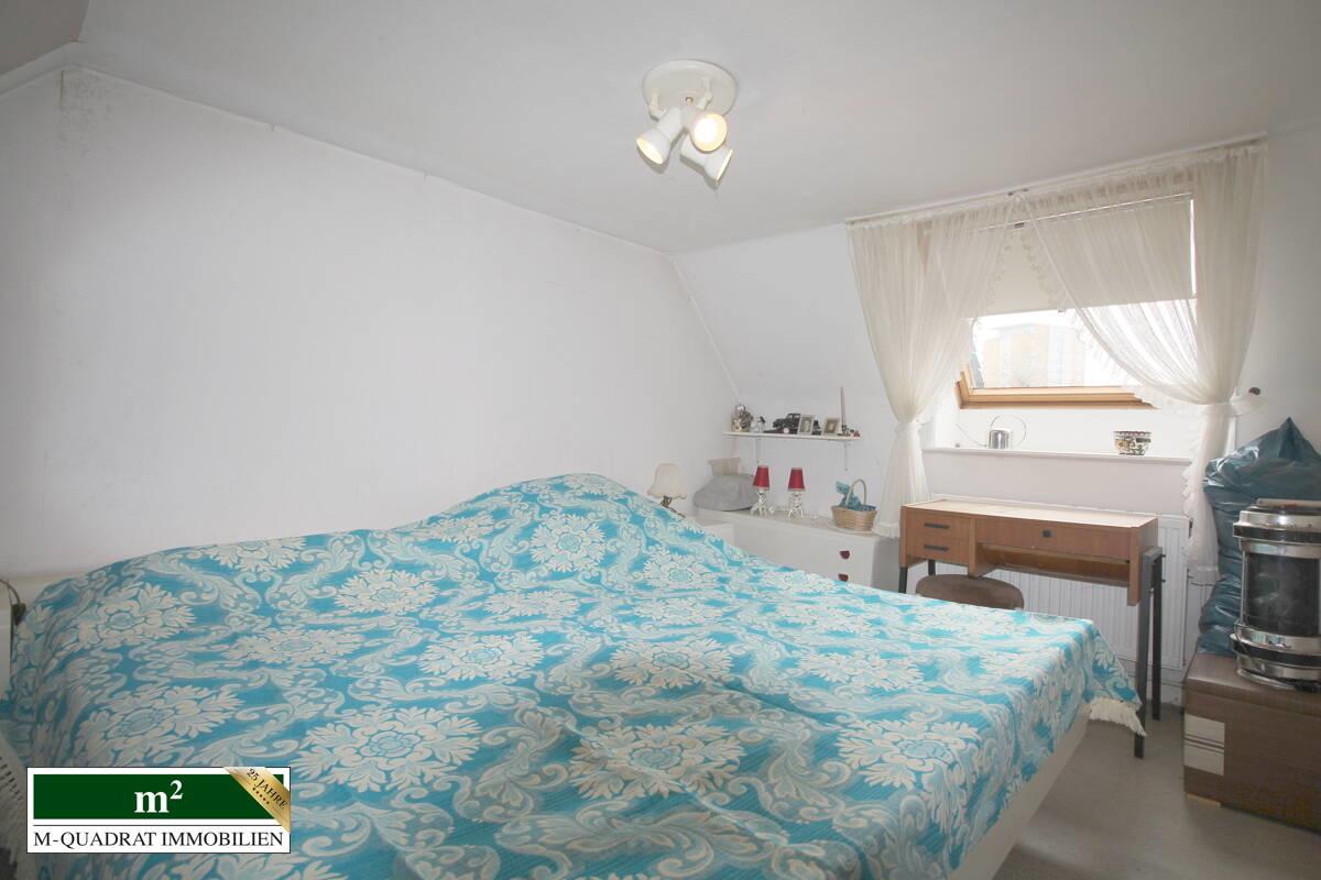 Eltern-Schlafzimmer DG