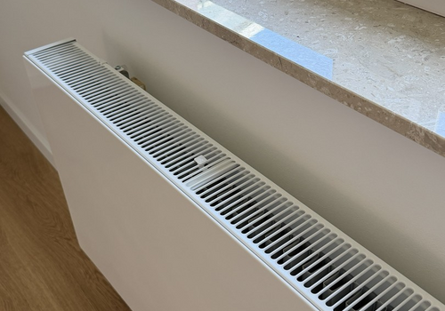 neue Heizkörper / Fensterbank