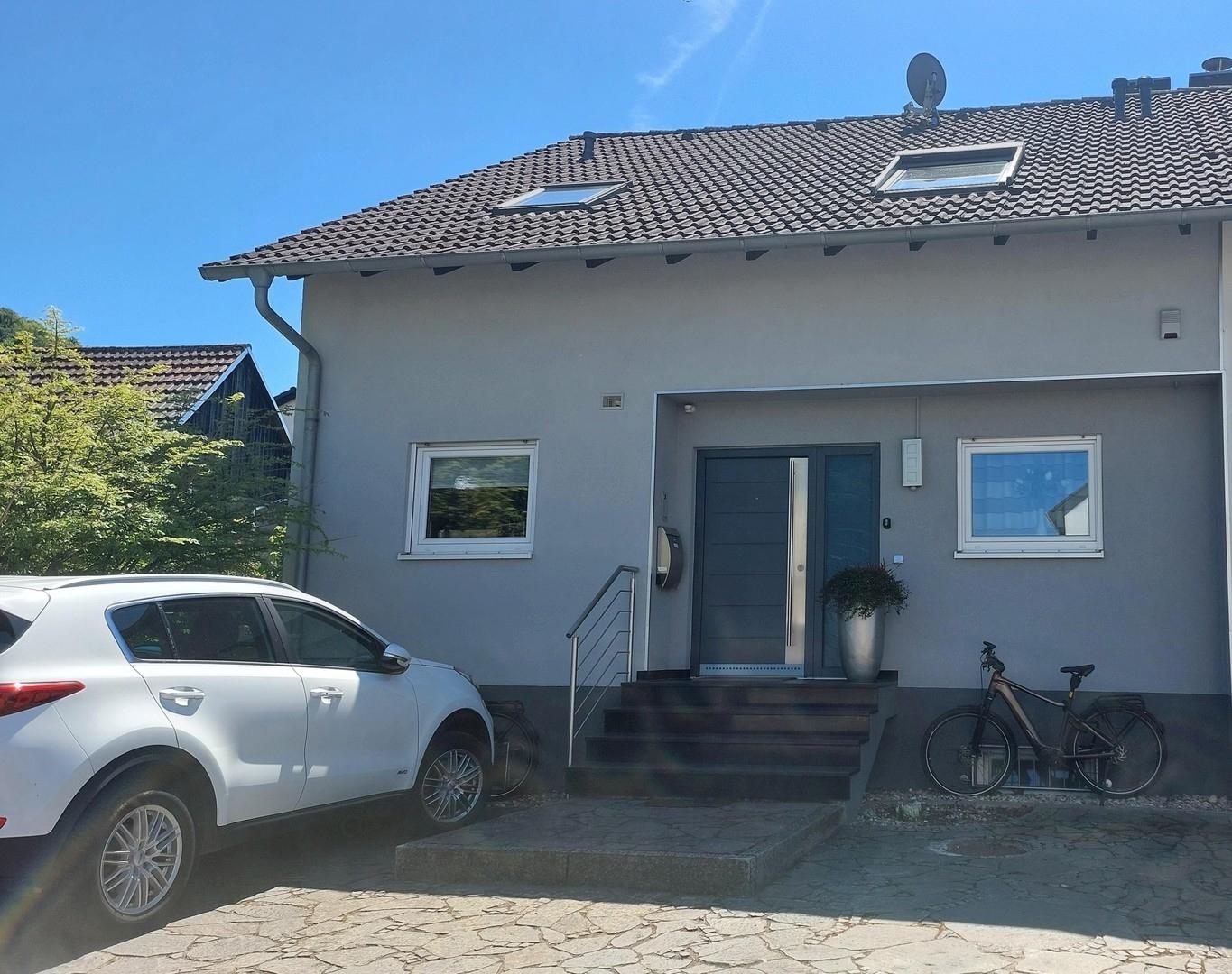 Ansicht Norden / 2 Stellplätze