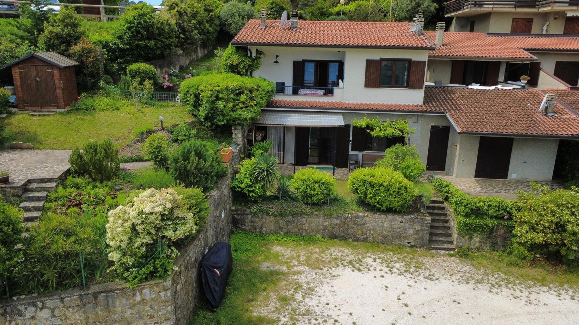Sicht auf Wohnung u. Garten