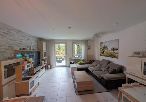 EG-Wohnzimmer mit Gartenblick