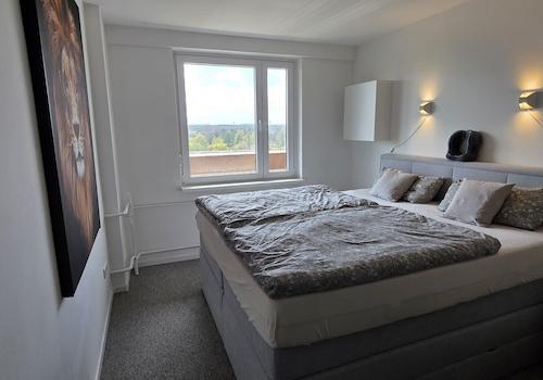Schlafzimmer Ansicht 1