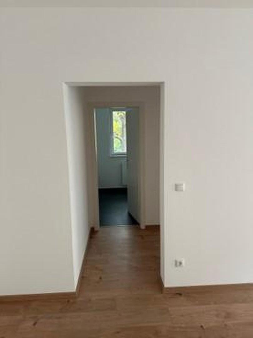 Flurbereich Richtung Bad + SZ