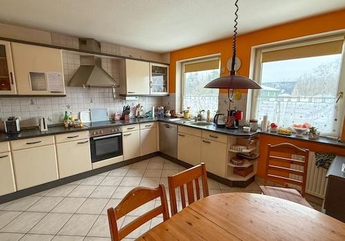 Küche mit EBK im OG