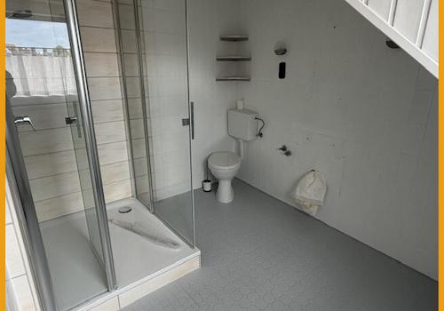 Dusche + WC - DG.