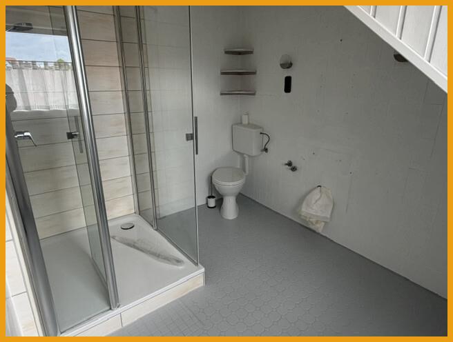 Dusche + WC - DG.