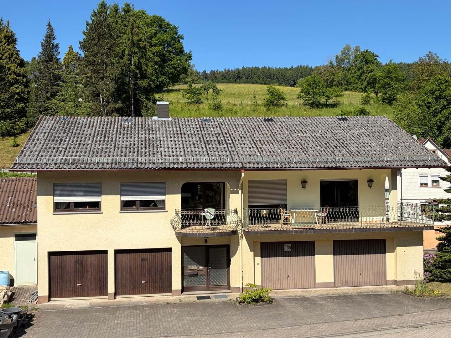 Straßenansicht