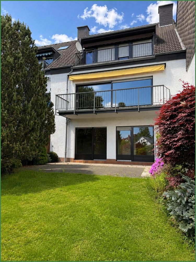 Blick vom Garten auf das Haus