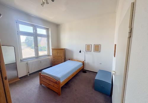9 Elternschlafzimmer