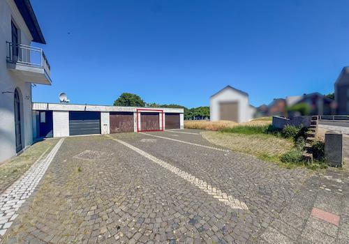 23 Zufahrt Garage