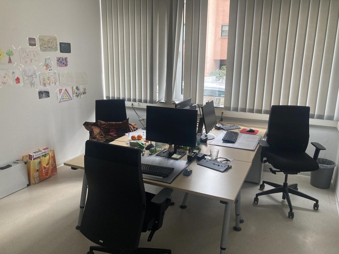 Dreierbüro