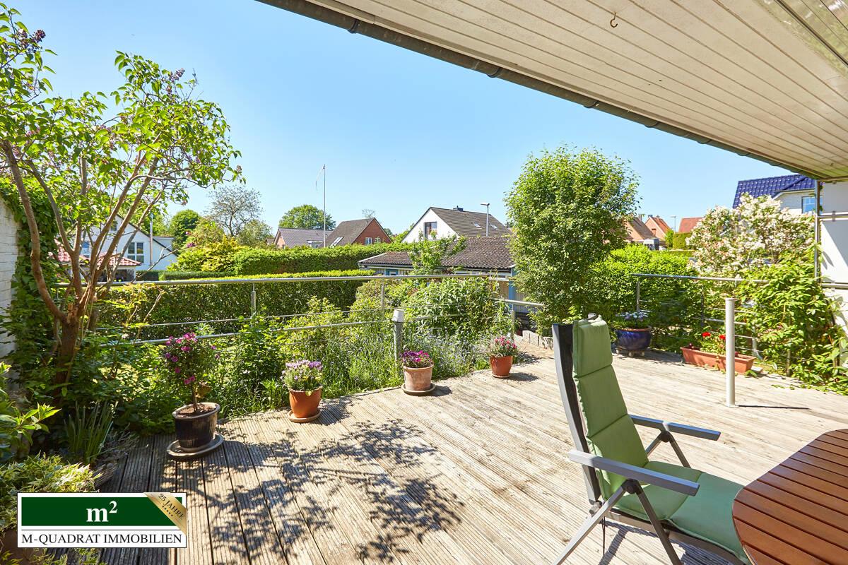 Südterrasse mit Außenkamin