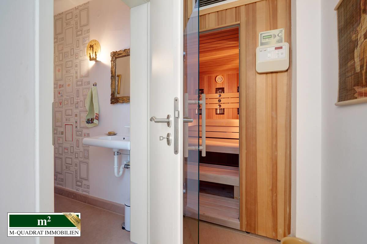 WC und Sauna im Poolhaus