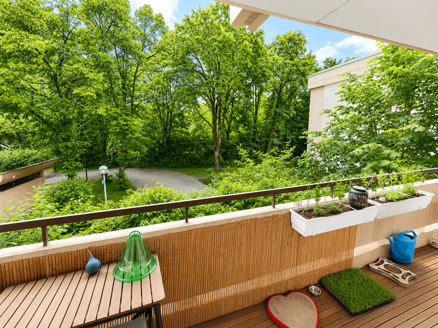 Balkon mit Blick ins Grüne
