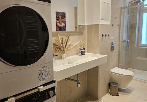 Badezimmer / Bathroom 