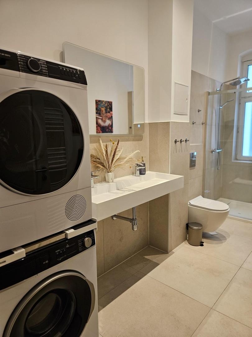 Badezimmer / Bathroom 