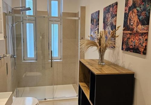 Badezimmer / Bathroom 