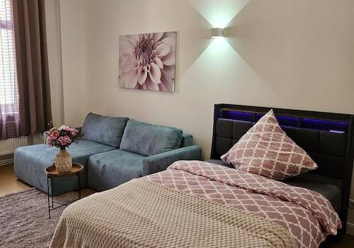 Zimmer 2 / Room 2