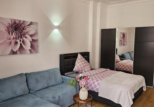 Zimmer 2 / Room 2