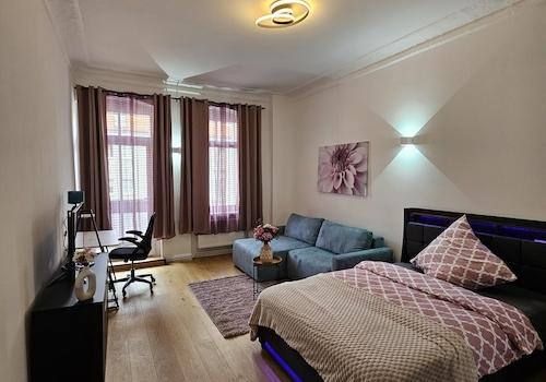 Zimmer 2 / Room 2