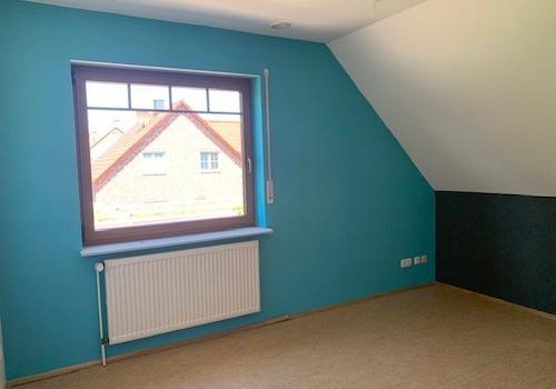 Großes Kinderzimmer im OG